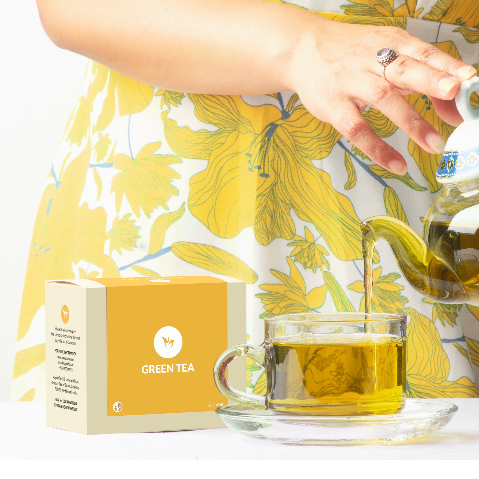 Minimally oxidized Darjeeling green tea preserving fresh aromas